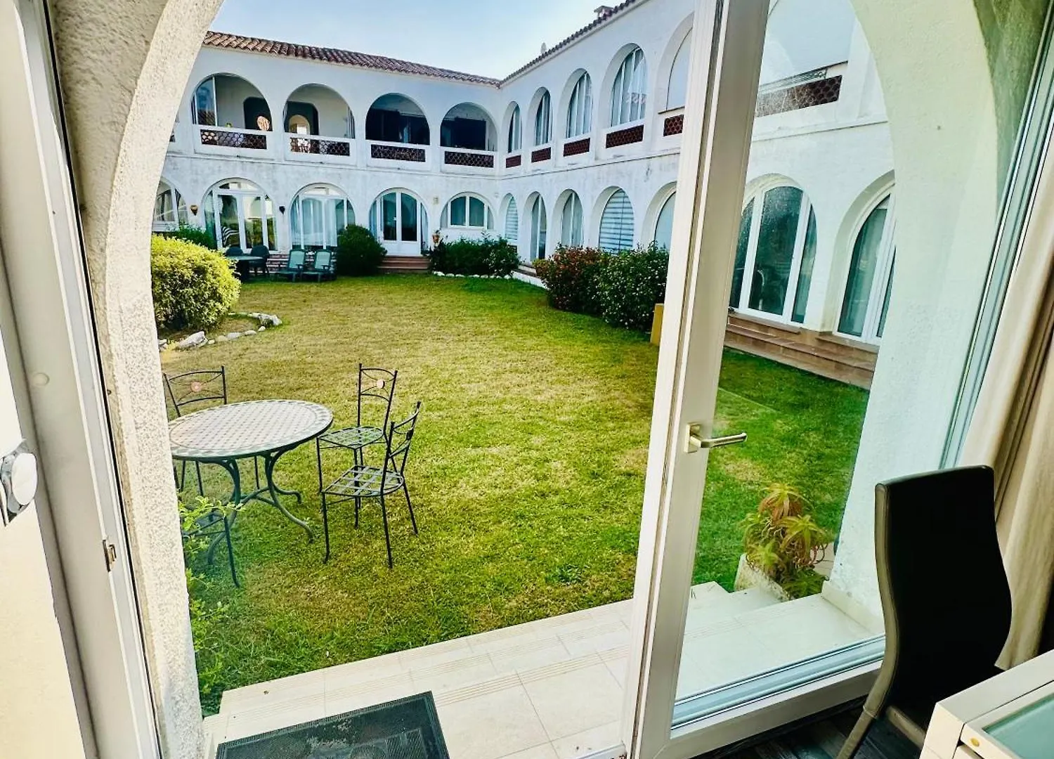 Piso Acogedor Con Jardin En El Canal Empuriabrava