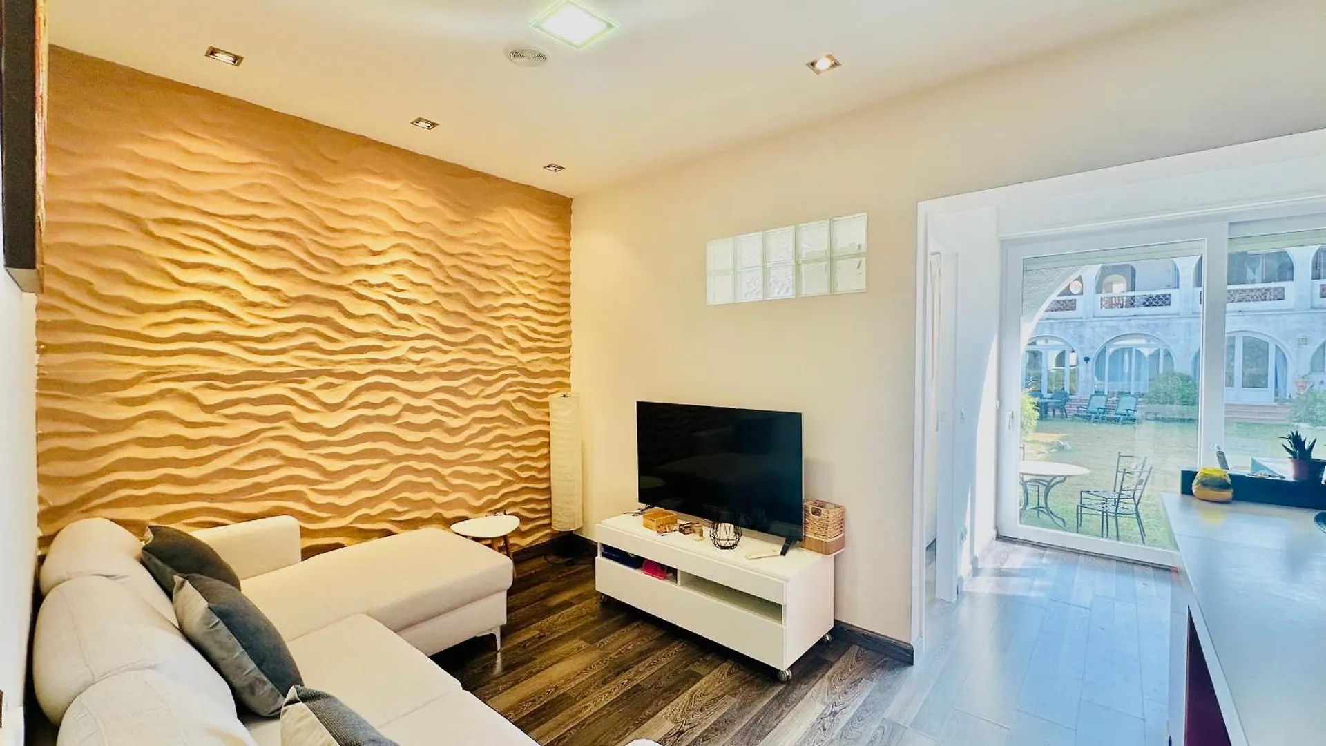 Lejlighed Piso Acogedor Con Jardin En El Canal Empuriabrava