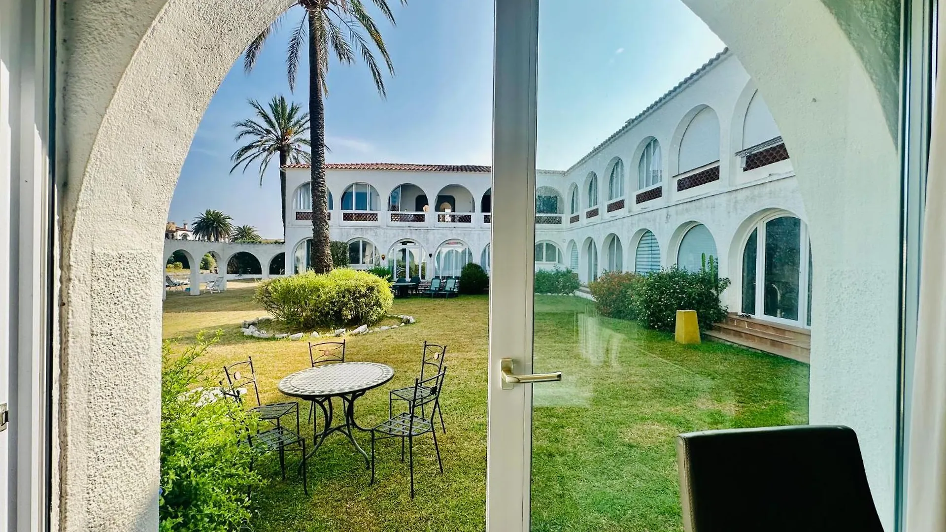 Piso Acogedor Con Jardin En El Canal Empuriabrava Daire